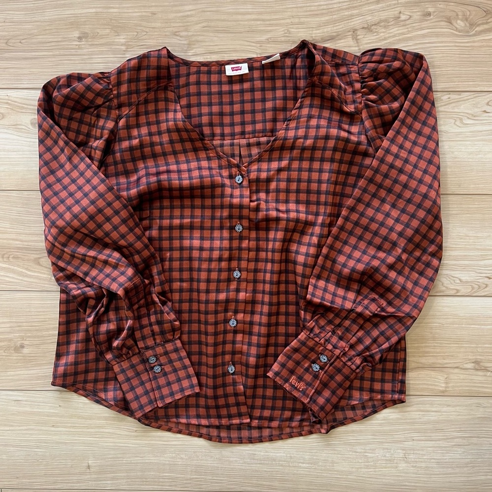 Levi’s puff sleeve satin button up, size M